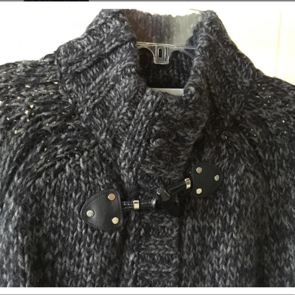 🌟Kors Black Toggle Button Cape/Sweater/Poncho🌟 - Picture 5 of 6